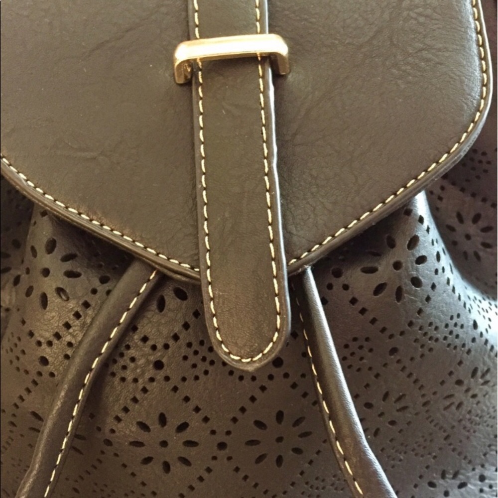 *CLOSING BOUTIQUE* - Picture 2 of 5